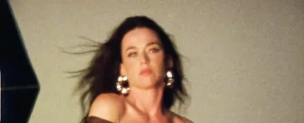 Katy Perry, en un adelanto del videoclip de 'Watch It Burn' Katy Perry, en un adelanto del videoclip de 'Watch It Burn'