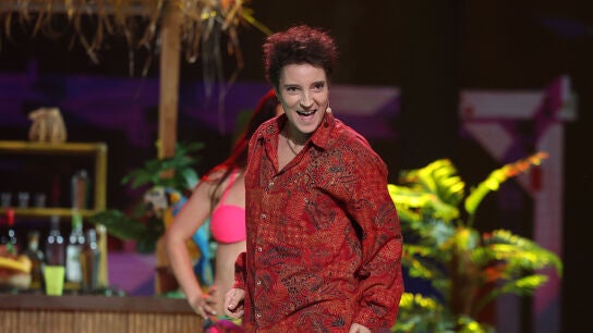 ¡Vuelva a los 2000! Leonor Lavado recrea el mítico ‘Vive la vida’ de Gusanito en Tu cara me suena