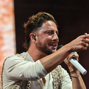 Manuel Carrasco se despide por todo lo alto con un concierto vitalista Manuel Carrasco se despide por todo lo alto con un concierto vitalista