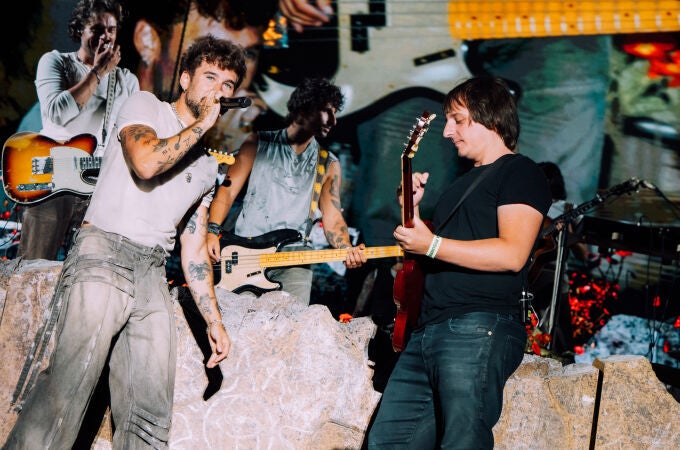Dani Fernández y Jaime Gandía, en el concierto del Icónica Santalucía Sevilla Fest.