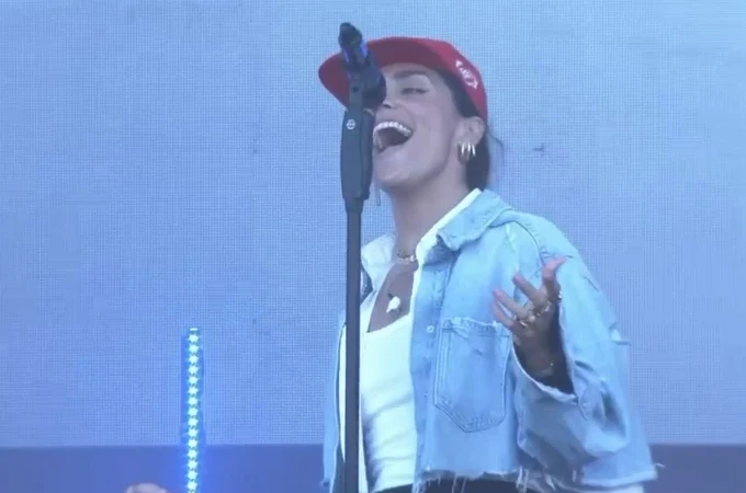 Ana Legazpi, en el concierto de Europa FM en las Fiestas de San Juan y San Pedro en León. Ana Legazpi, en el concierto de Europa FM en las Fiestas de San Juan y San Pedro en León.