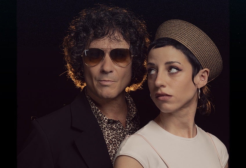 Travis Birds y Enrique Bunbury unen sus voces en 'Todo o Nada' Travis Birds y Enrique Bunbury unen sus voces en 'Todo o Nada'