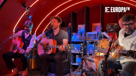 Una versi&oacute;n de Oasis, el consejo de Mikel Erentxun a Rafa y el cameo de Canco Rodr&iacute;guez: Viva Suecia se lo goza en Local de Ensayo Europa FM