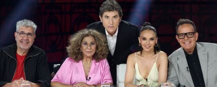Manel Fuentes y el jurado en la primera semifinal de 'Tu cara me suena 13'