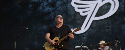 El cantante de la banda estadounidense 'Pixies', Black Francis, durante el concierto del Mad Cool Festival celebrado este viernes en el recinto Iberdrola Music, en Madrid. 