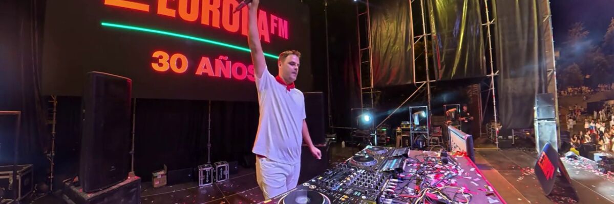 Uri Farré revoluciona los Sanfermines de Pamplona en la Fiesta Europa FM con guiño a España en el Mundial