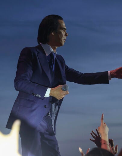 El cantante australiano Nick Cave durante su concierto en la última jornada del Mad Cool Festival celebrada en el recinto Iberdrola Music, en Madrid.