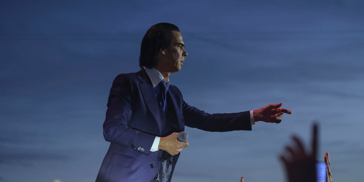 El cantante australiano Nick Cave durante su concierto en la &uacute;ltima jornada del Mad Cool Festival celebrada en el recinto Iberdrola Music, en Madrid.
