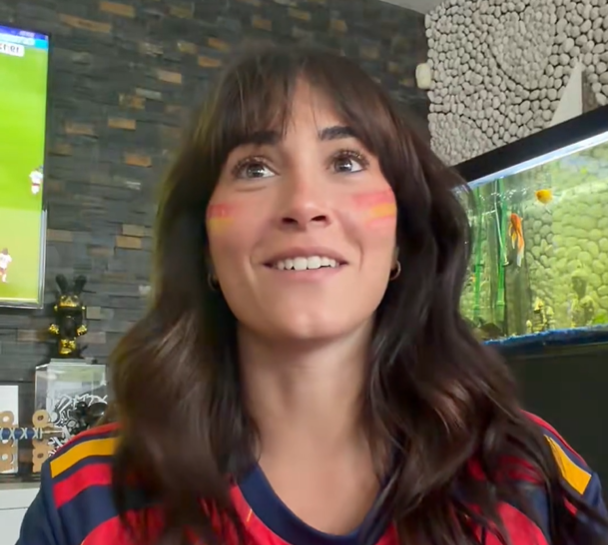 Aitana antes del partido de España contra Francia en la semifinal del Mundial Aitana antes del partido de España contra Francia en la semifinal del Mundial