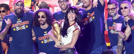 Aitana, Lola Indigo, Viva Suecia (y más) ponen banda sonora a la celebración de la selección en Cibeles Aitana, Lola Indigo, Viva Suecia (y más) ponen banda sonora a la celebración de la selección en Cibeles