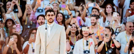 Bad Bunny en su concierto en Mil&aacute;n