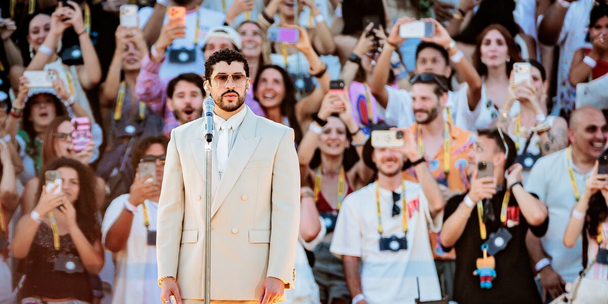 Bad Bunny en su concierto en Mil&aacute;n