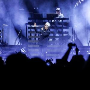 Pet Shop Boys se reivindican como los reyes de la música electrónica en el Roig Arena Pet Shop Boys se reivindican como los reyes de la música electrónica en el Roig Arena