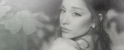 Imagen de Ariana Grande para 'petal' Imagen de Ariana Grande para 'petal'