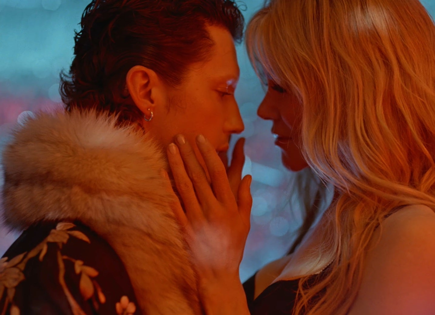 Troye Sivan y Nicole Kidman en el videoclip de 'She’s the Best' Troye Sivan y Nicole Kidman en el videoclip de 'She’s the Best'