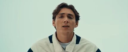 Armand Duplantis, en el videoclip de 'GOLD'