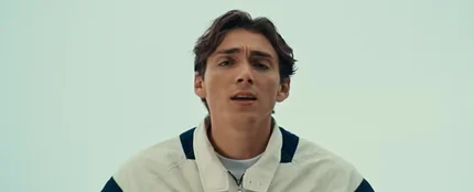 Armand Duplantis, en el videoclip de 'GOLD' Armand Duplantis, en el videoclip de 'GOLD'