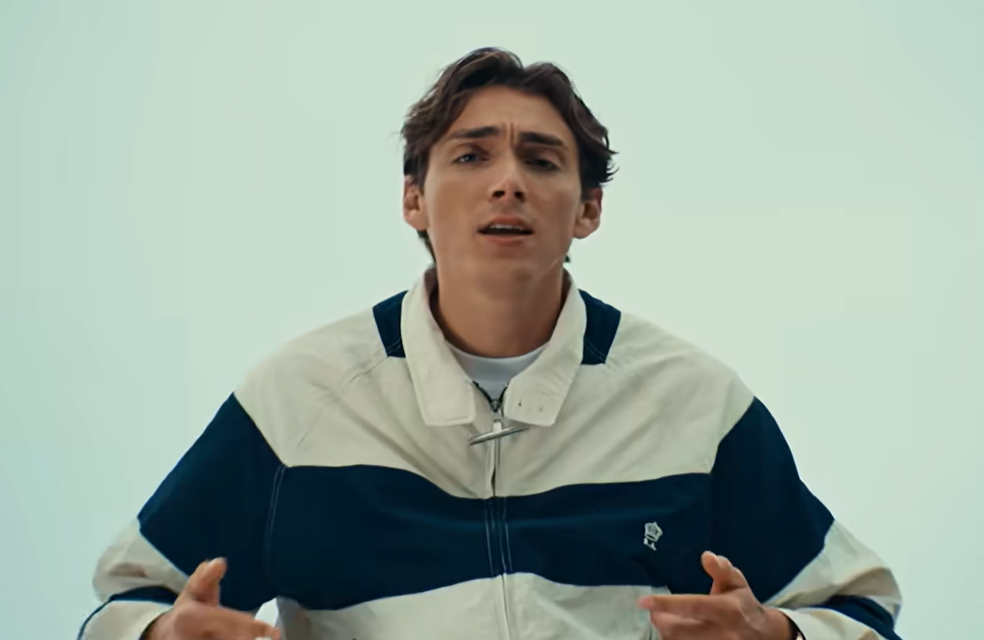 Armand Duplantis, en el videoclip de 'GOLD' Armand Duplantis, en el videoclip de 'GOLD'