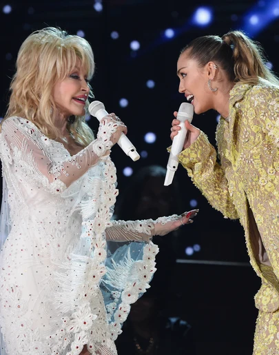 La bonita relación de Dolly Parton y Miley Cyrus La bonita relación de Dolly Parton y Miley Cyrus