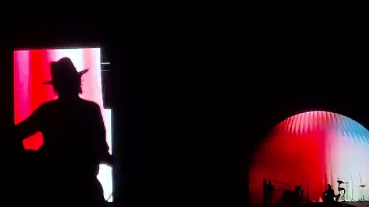 Leiva canta 'Caída libre' en su primer concierto del 'Tour Gigante FIN DE GIRA'