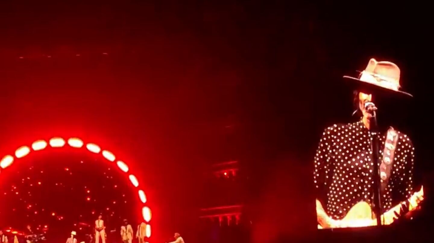 Leiva canta 'Bajo presión' en su primer concierto del 'Tour Gigante FIN DE GIRA'