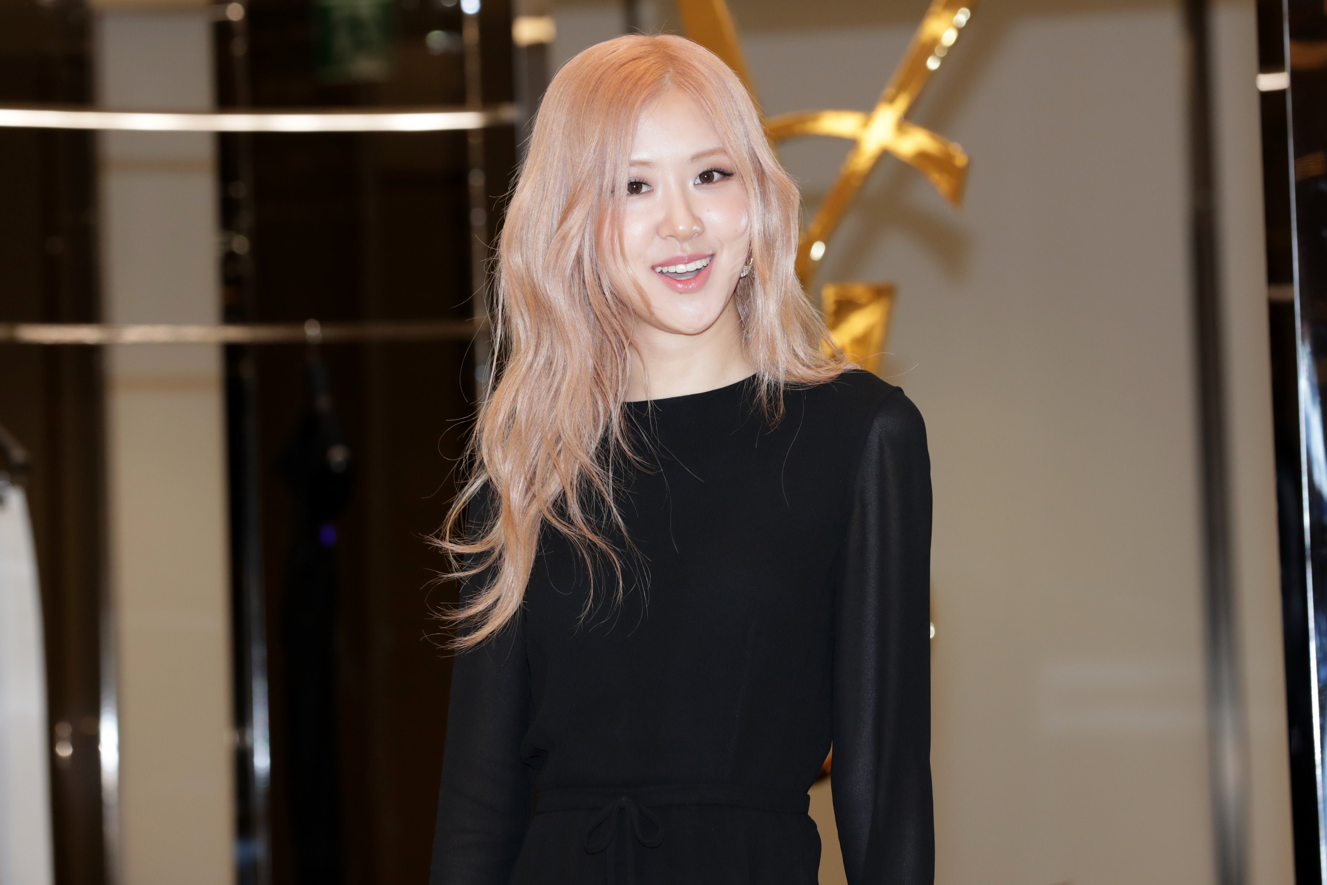 ROSÉ prepara una nueva era con ‘New Trick’: todo lo que sabemos de su próximo lanzamiento ROSÉ prepara una nueva era con ‘New Trick’: todo lo que sabemos de su próximo lanzamiento