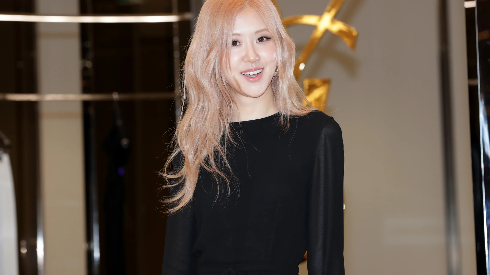 ROSÉ ROSÉ