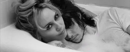 Miley en el videoclip de 'Let's Get Married' Miley en el videoclip de 'Let's Get Married'