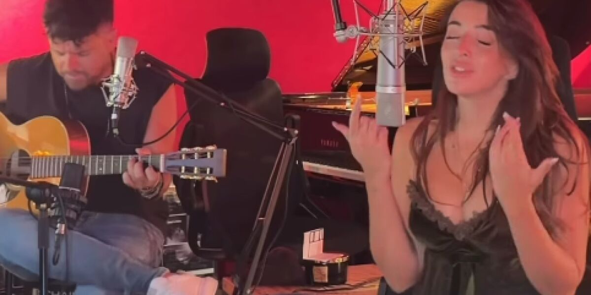 Pablo L&oacute;pez y Lola &Iacute;ndigo cantan 'Casi siempre'