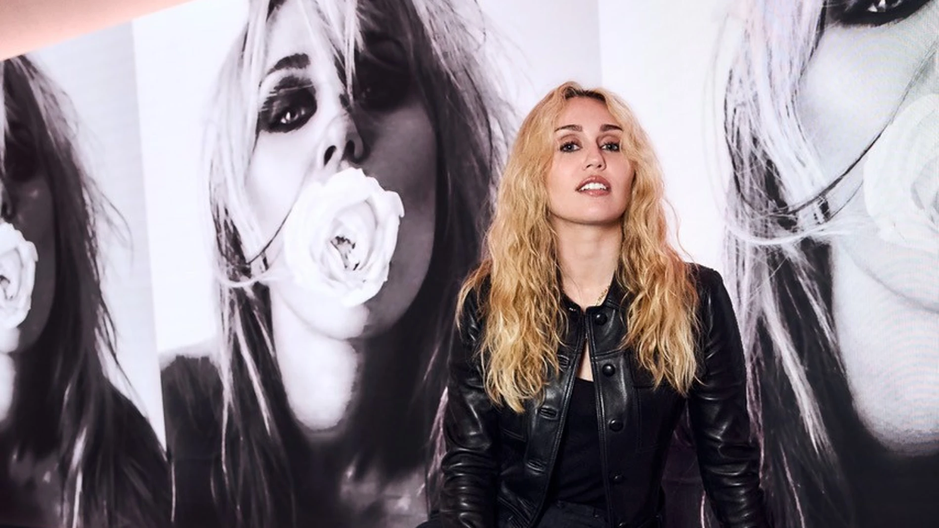 Entrevista Miley en The Zane Lowe Show Entrevista Miley en The Zane Lowe Show