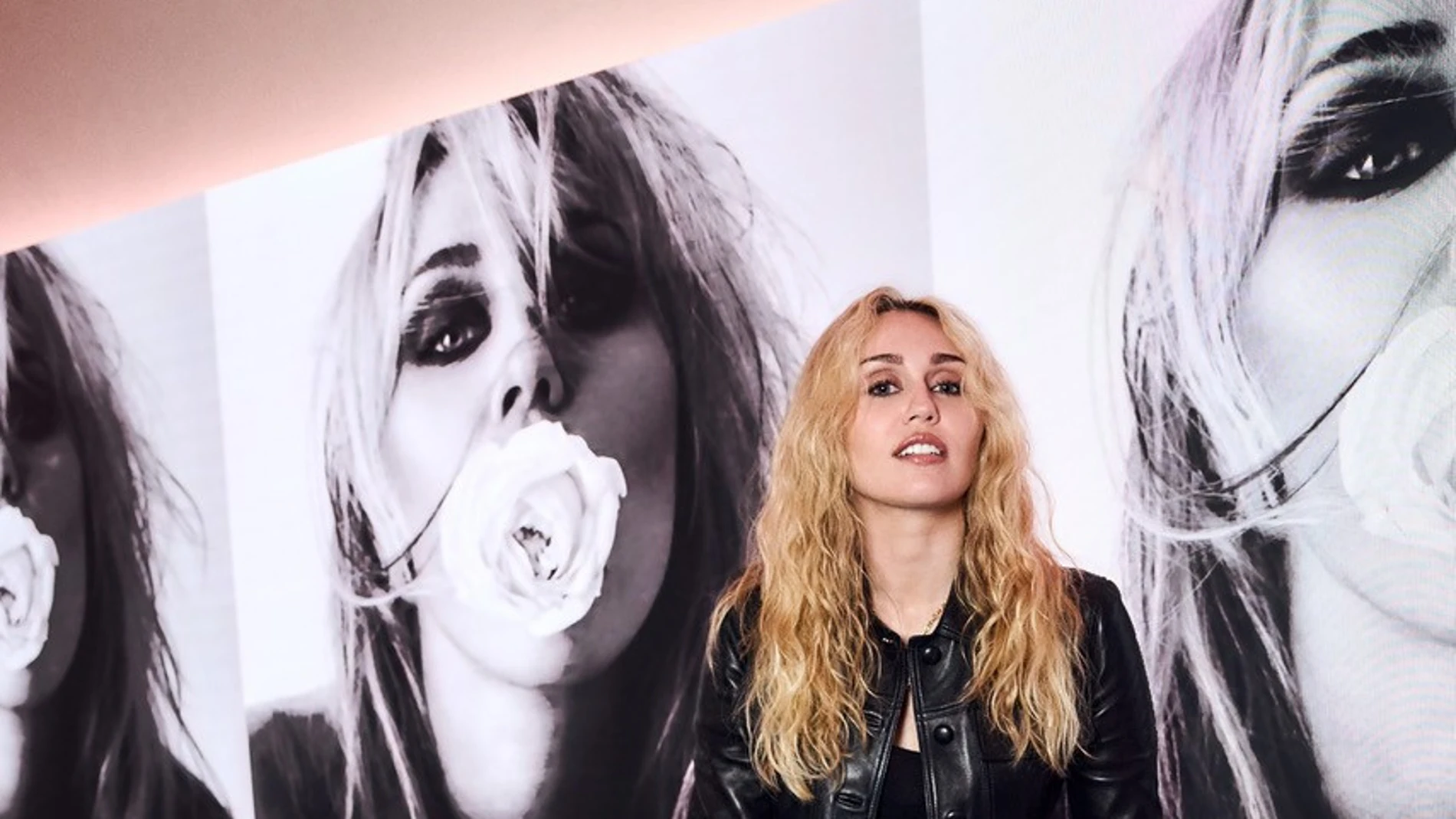 Entrevista Miley en The Zane Lowe Show Entrevista Miley en The Zane Lowe Show