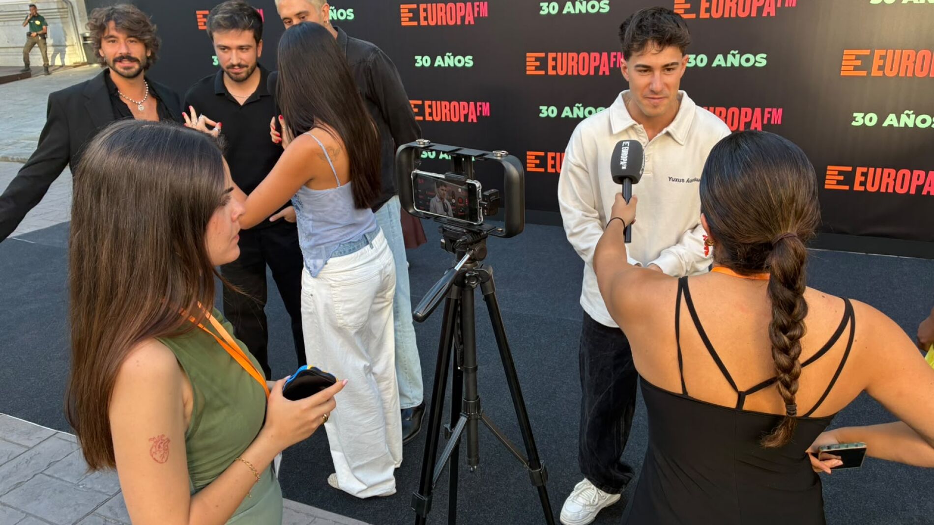 Photocall Fiesta 30 Años Éxtasis y Guille Toledano