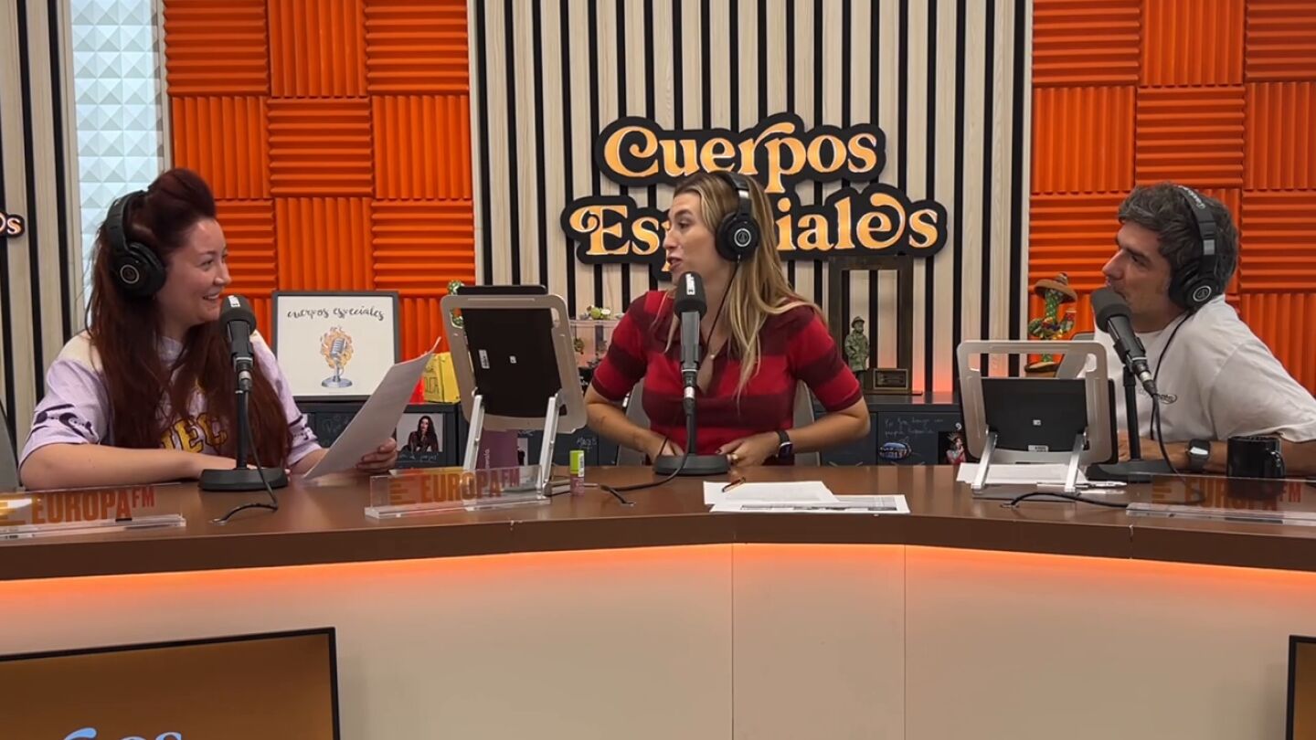 Carmen Romero explica el origen de la chaqueta de entretiempo, "la equidistancia hecha ropa"