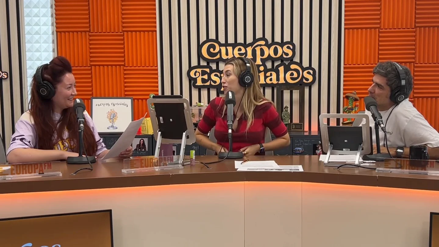 Carmen Romero explica el origen de la chaqueta de entretiempo, "la equidistancia hecha ropa" Carmen Romero explica el origen de la chaqueta de entretiempo, "la equidistancia hecha ropa"