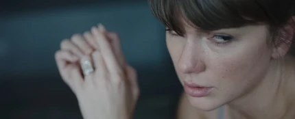 Taylor Swift en el videoclip de 'Patient Zero' Taylor Swift en el videoclip de 'Patient Zero'