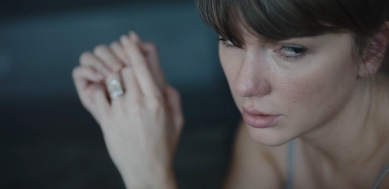 Taylor Swift en el videoclip de 'Patient Zero' Taylor Swift en el videoclip de 'Patient Zero'