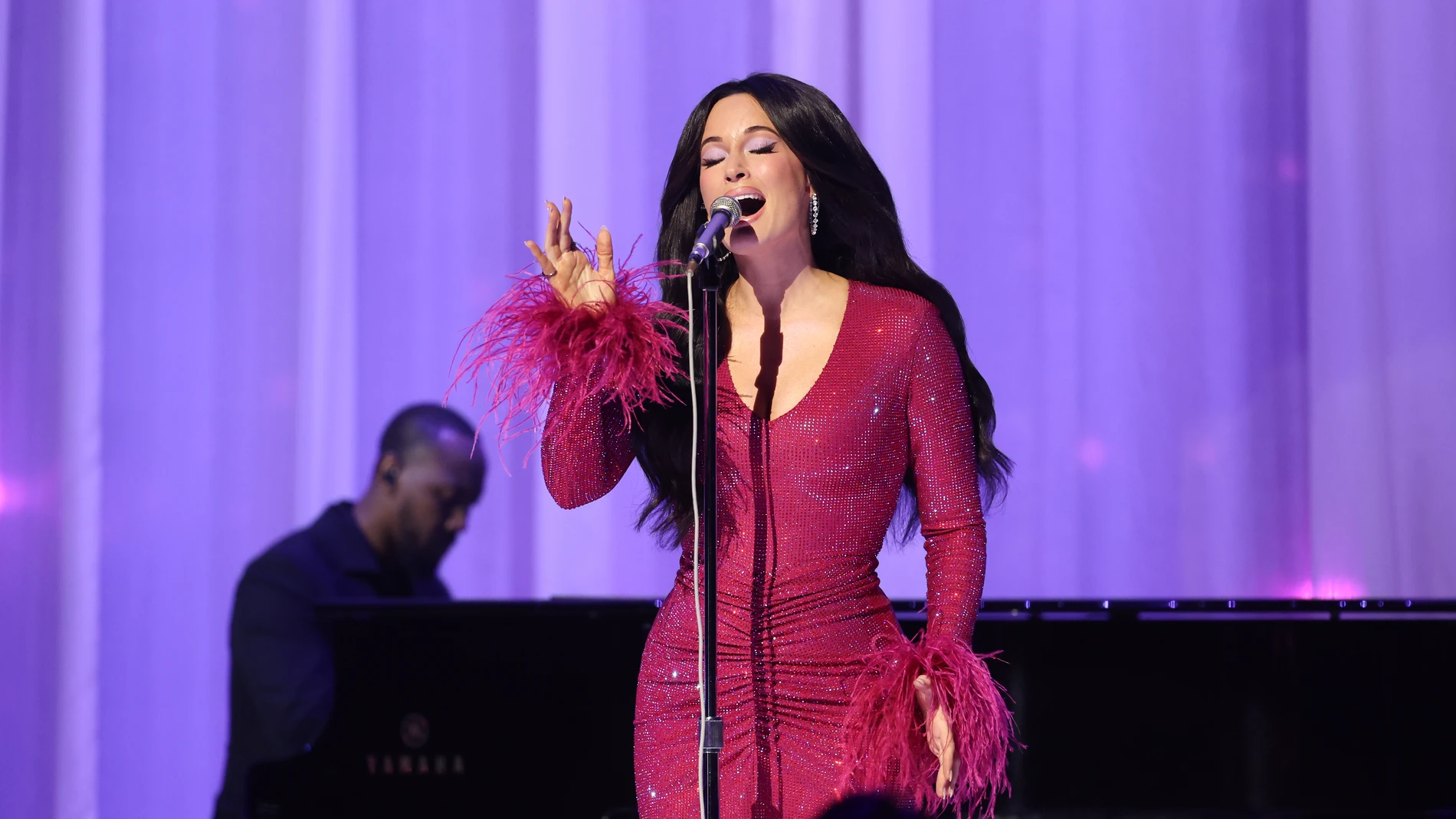 Kacey Musgraves protagoniza un sentido homenaje a Dolly Parton en los MTV VMAs Kacey Musgraves protagoniza un sentido homenaje a Dolly Parton en los MTV VMAs