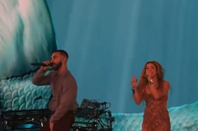 Shakira y Manuel Turizo, en el sexto concierto de Shakira en Madrid.