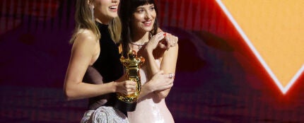 Taylor Swift y Dakota Johnson MTV VMAs 2026