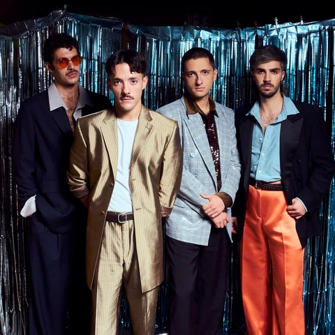 Arde Bogotá presenta su nuevo disco ‘Manufacturas del Club de la Gente Sola (MCGS)’ Arde Bogotá presenta su nuevo disco ‘Manufacturas del Club de la Gente Sola (MCGS)’