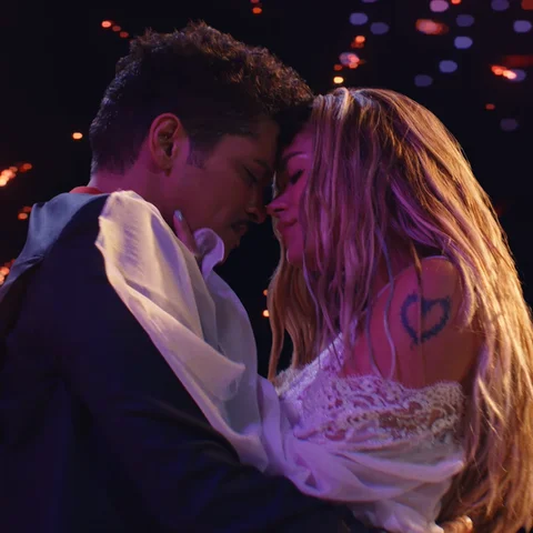 Bruno Mars en el videoclip de 'Dance With Me' Bruno Mars en el videoclip de 'Dance With Me'