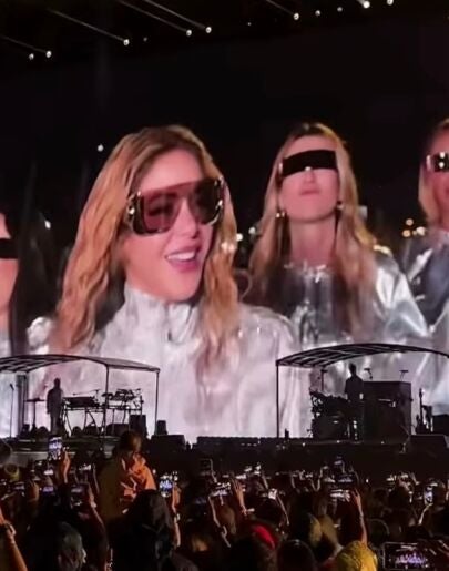 Eva Soriano sorprende como 'caminante' de Shakira en su séptimo concierto en Madrid