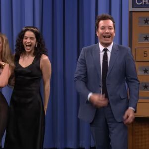 Rosalía y Tate McRae, pura conexión en el juego de Jimmy Fallon Rosalía y Tate McRae, pura conexión en el juego de Jimmy Fallon