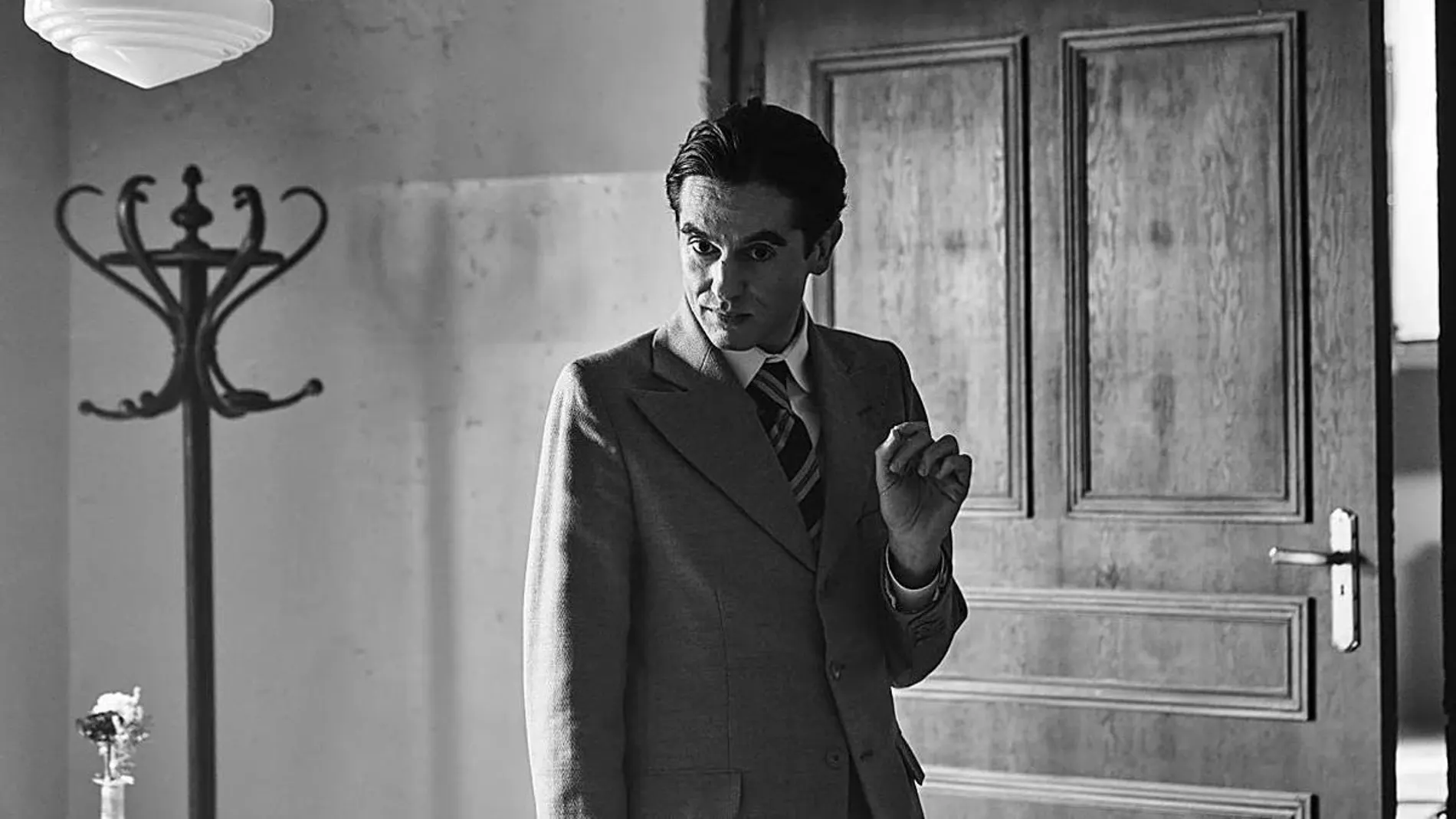 Alberto Cortés como Lorca en 'La bola negra' Alberto Cortés como Lorca en 'La bola negra'