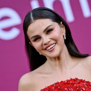 Selena Gómez revela que vapear le cambió la voz Selena Gómez revela que vapear le cambió la voz