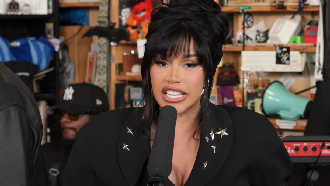 Cardi B en el Tiny Desk Cardi B en el Tiny Desk