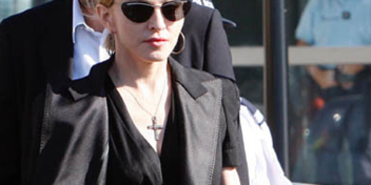 Madonna a la salida del hospital en Marsella