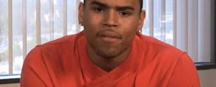 Chris Brown pide perd&oacute;n