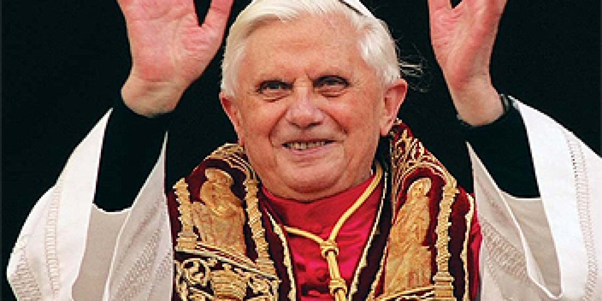 Benedicto XVI, durante un servicio oficial