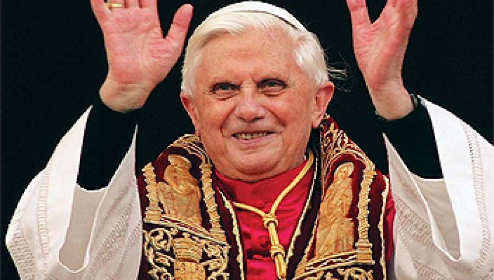 Benedicto XVI, durante un servicio oficial